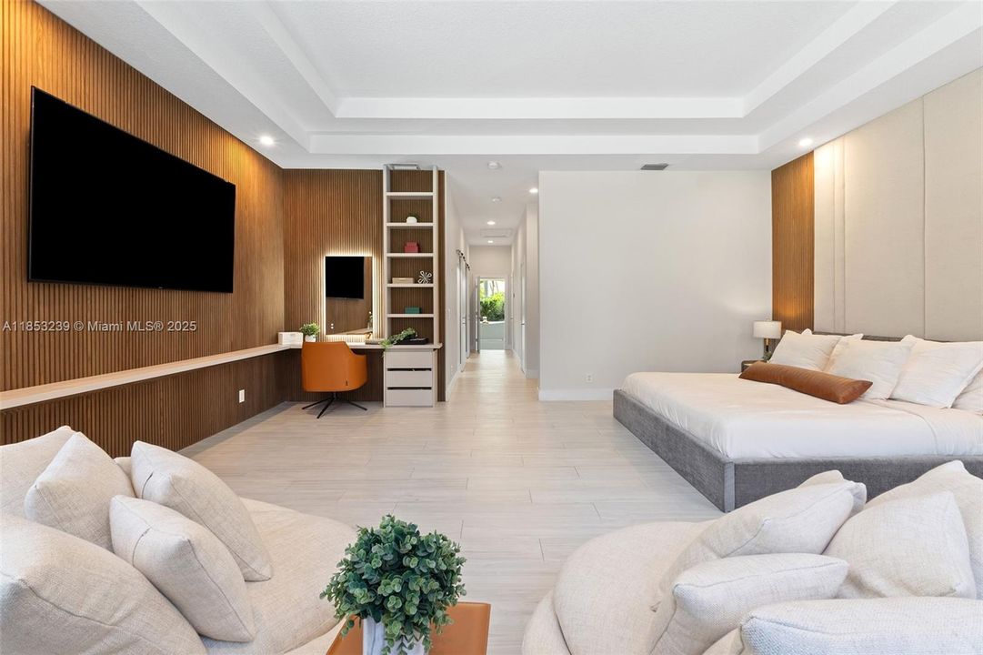 For Sale: $2,950,000 (5 beds, 5 baths, 5507 Square Feet)