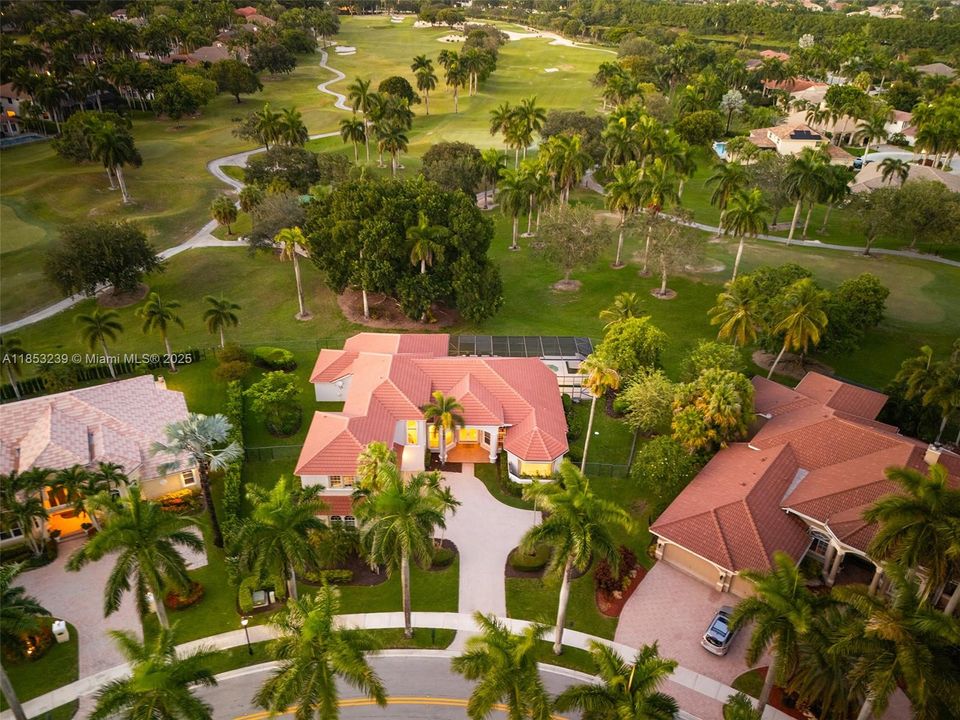 For Sale: $2,950,000 (5 beds, 5 baths, 5507 Square Feet)