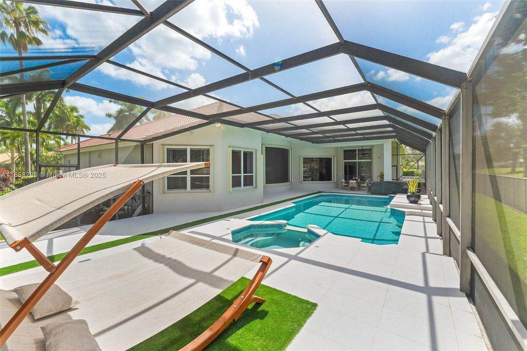 For Sale: $2,950,000 (5 beds, 5 baths, 5507 Square Feet)