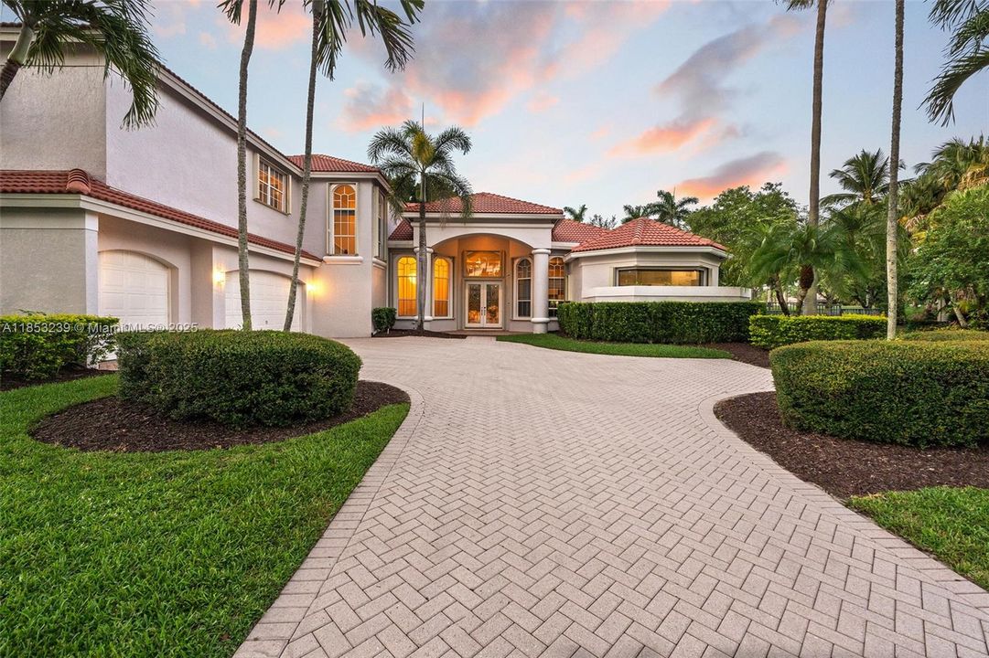 For Sale: $2,950,000 (5 beds, 5 baths, 5507 Square Feet)