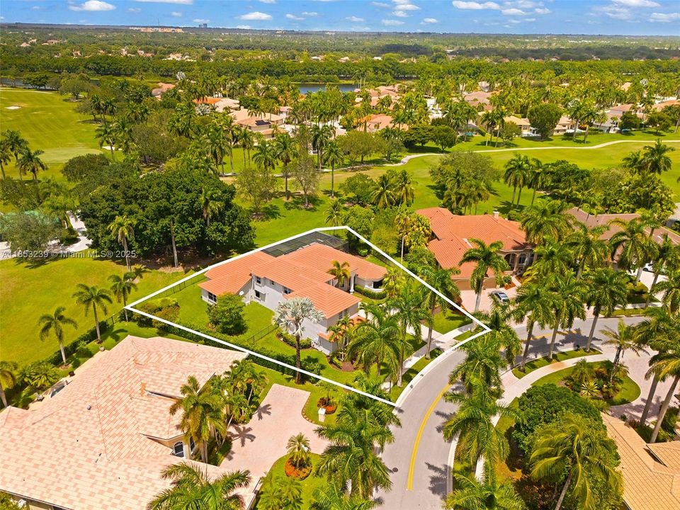 For Sale: $2,950,000 (5 beds, 5 baths, 5507 Square Feet)