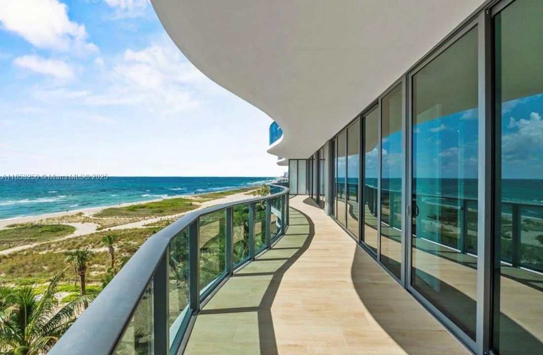 Recently Rented: $19,000 (3 beds, 3 baths, 2760 Square Feet)