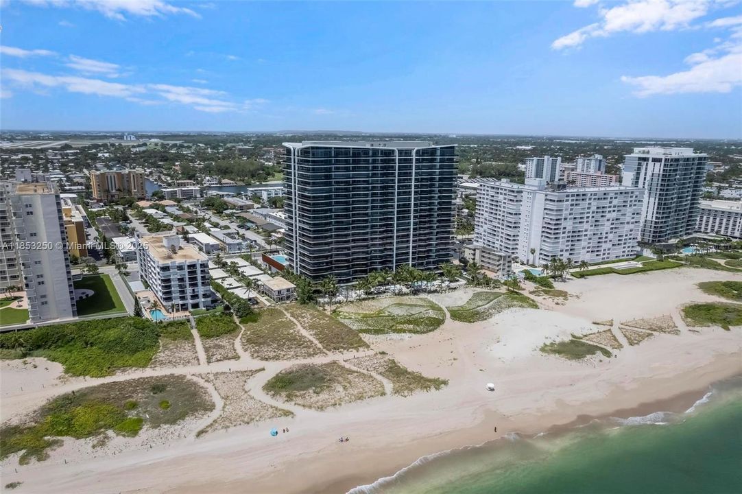 Recently Rented: $19,000 (3 beds, 3 baths, 2760 Square Feet)