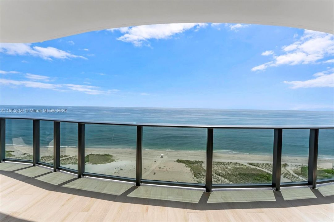 Recently Rented: $19,000 (3 beds, 3 baths, 2760 Square Feet)