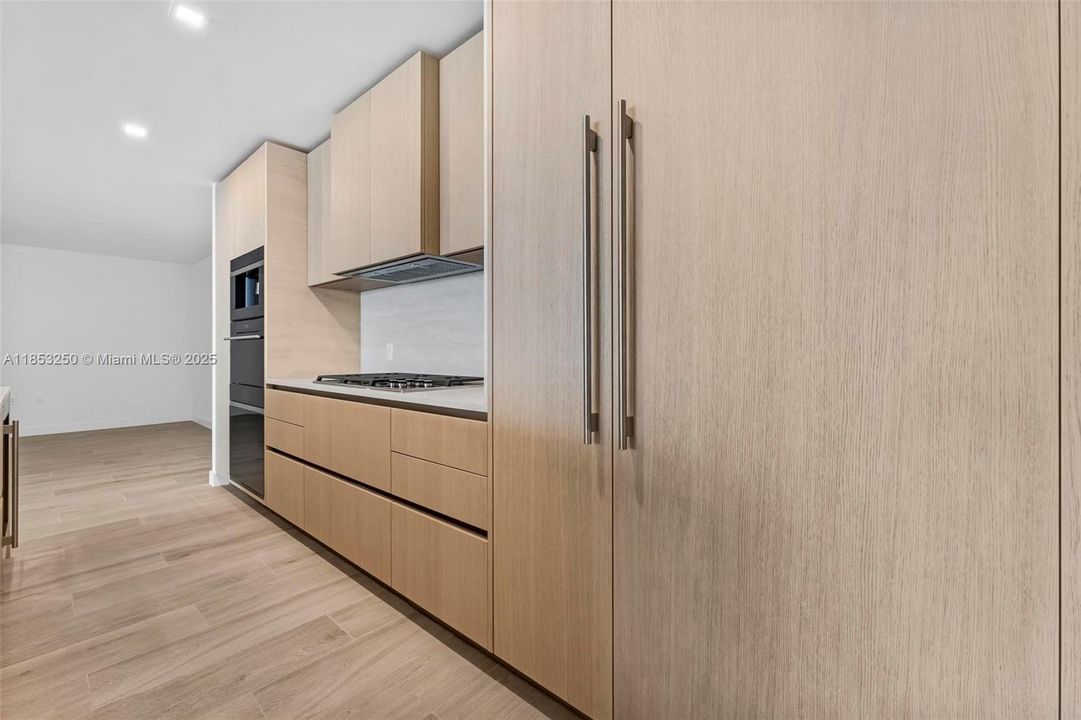 Recently Rented: $19,000 (3 beds, 3 baths, 2760 Square Feet)