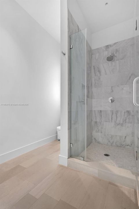 Recently Sold: $5,250,000 (6 beds, 6 baths, 3737 Square Feet)