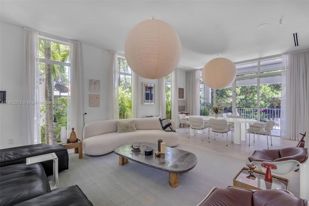 Recently Sold: $5,250,000 (6 beds, 6 baths, 3737 Square Feet)