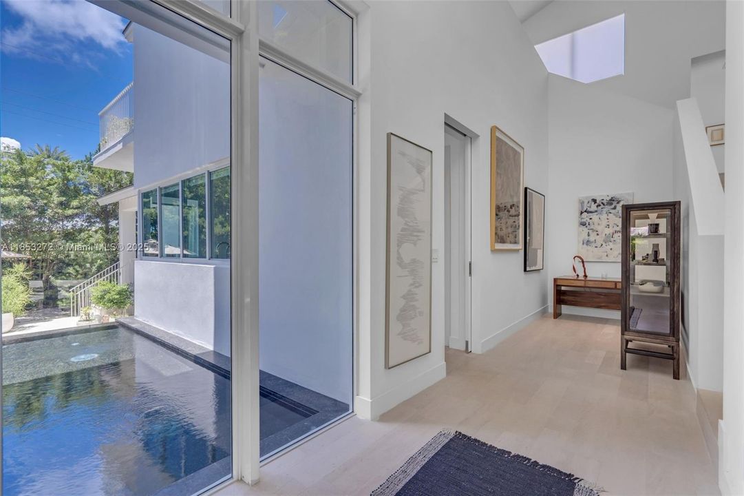 Recently Sold: $5,250,000 (6 beds, 6 baths, 3737 Square Feet)