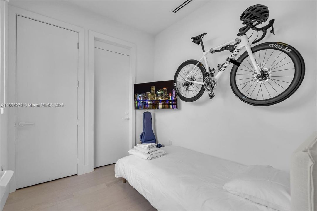 Recently Sold: $5,250,000 (6 beds, 6 baths, 3737 Square Feet)