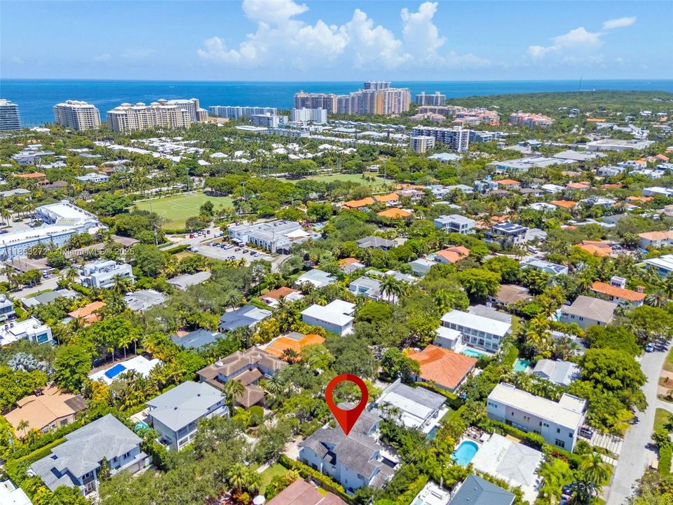 Recently Sold: $5,250,000 (6 beds, 6 baths, 3737 Square Feet)