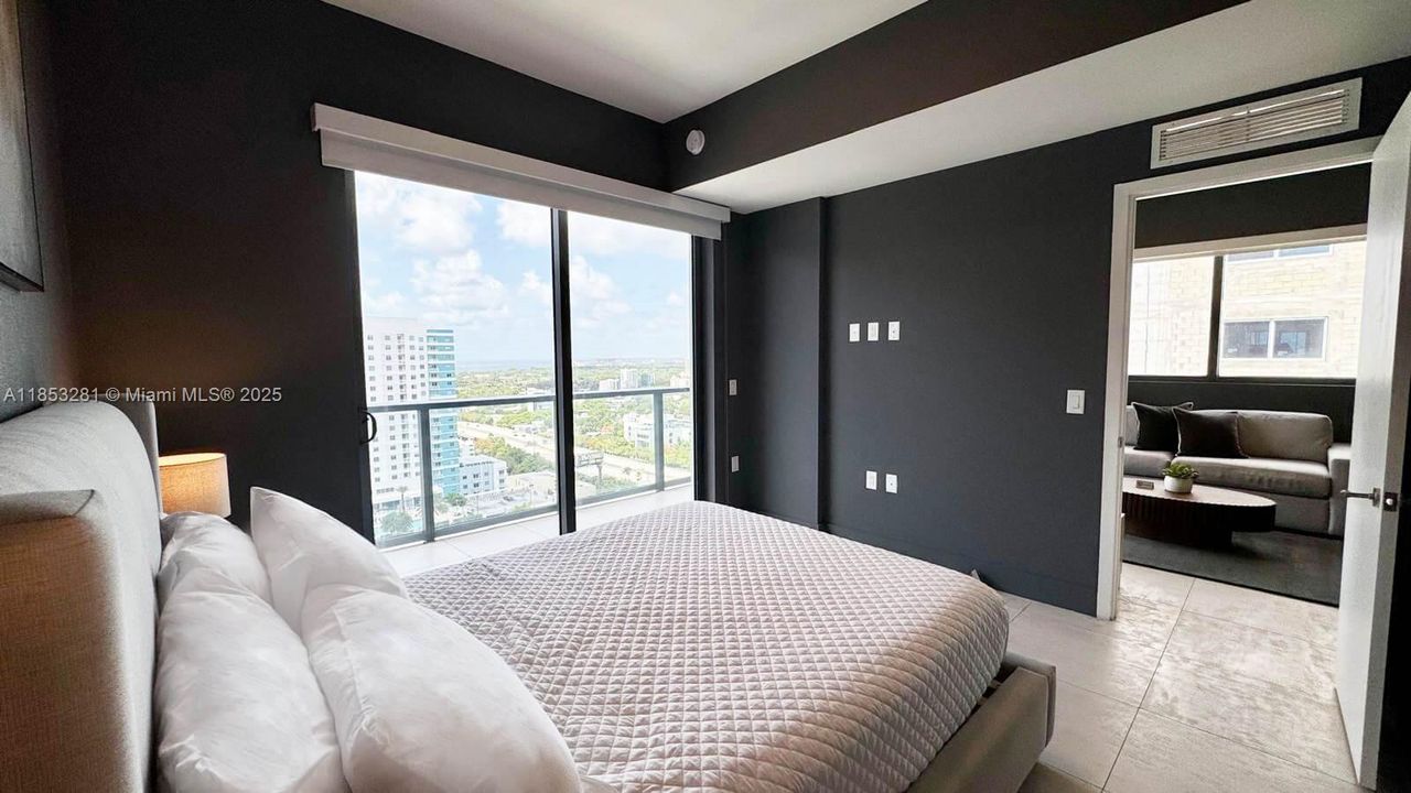 For Sale: $80,000 (1 beds, 1 baths, 571 Square Feet)