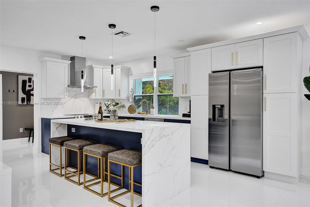 最近售出: $2,200,000 (5 贝兹, 3 浴室, 2774 平方英尺)