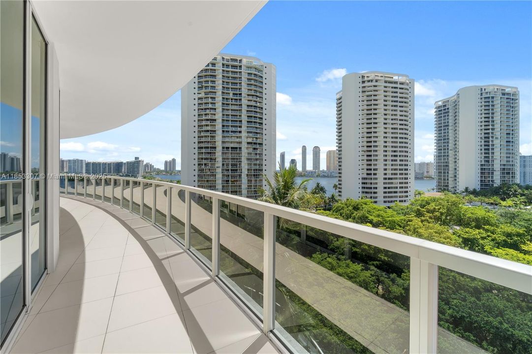 Active With Contract: $10,500 (3 beds, 3 baths, 2608 Square Feet)