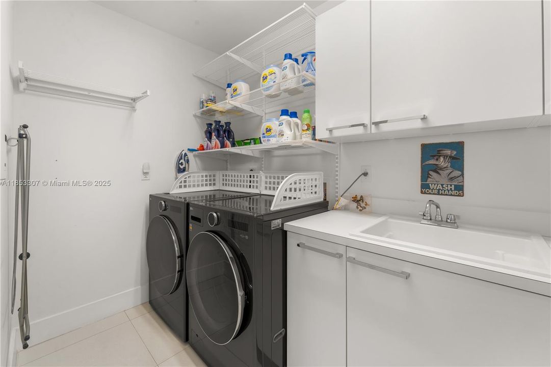 Active With Contract: $10,500 (3 beds, 3 baths, 2608 Square Feet)