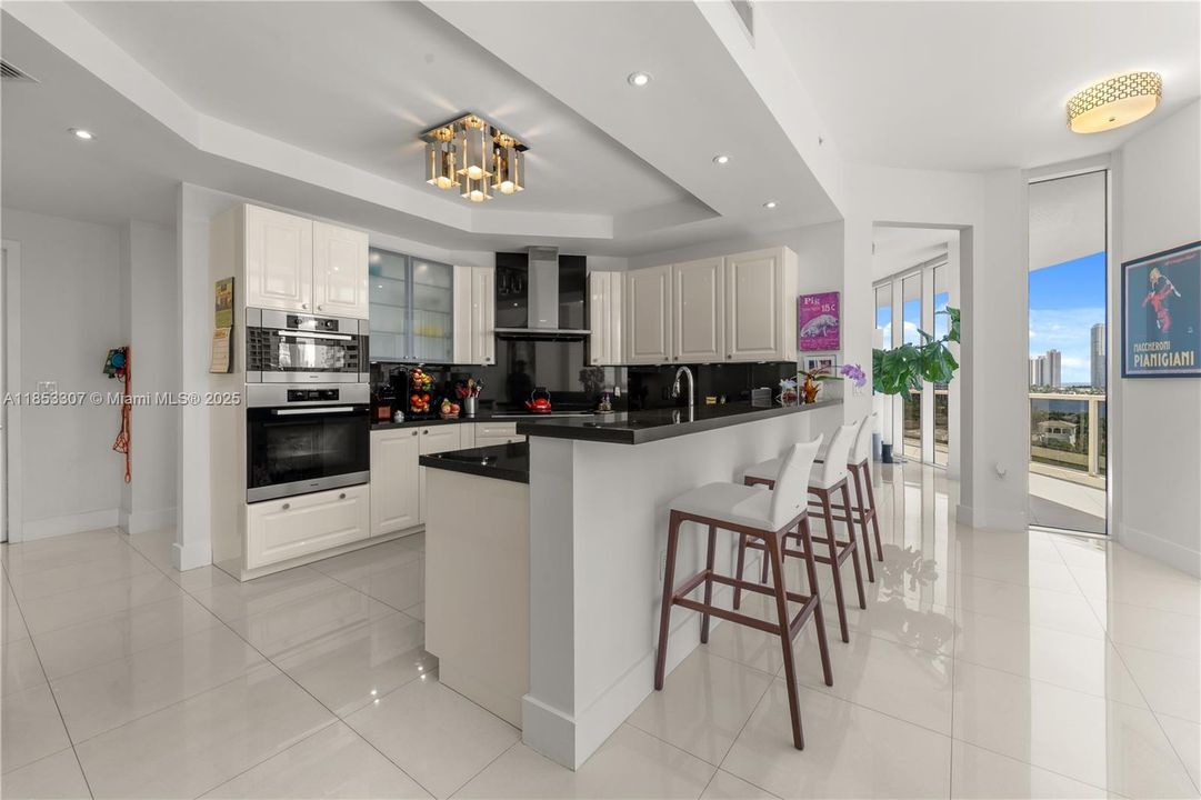 Active With Contract: $10,500 (3 beds, 3 baths, 2608 Square Feet)