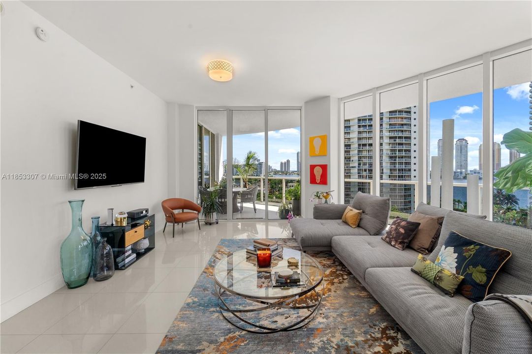 Active With Contract: $10,500 (3 beds, 3 baths, 2608 Square Feet)