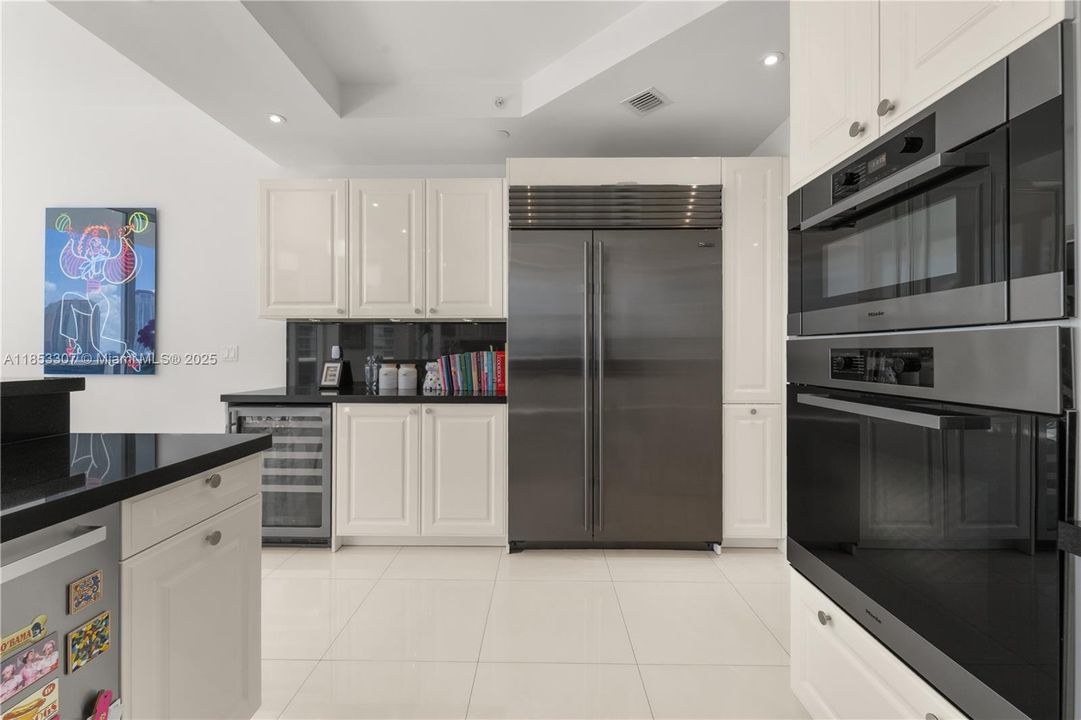 Active With Contract: $10,500 (3 beds, 3 baths, 2608 Square Feet)