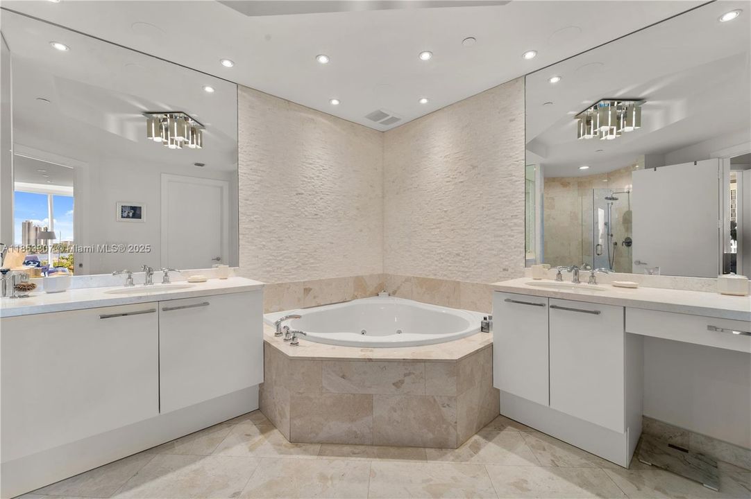 Active With Contract: $10,500 (3 beds, 3 baths, 2608 Square Feet)