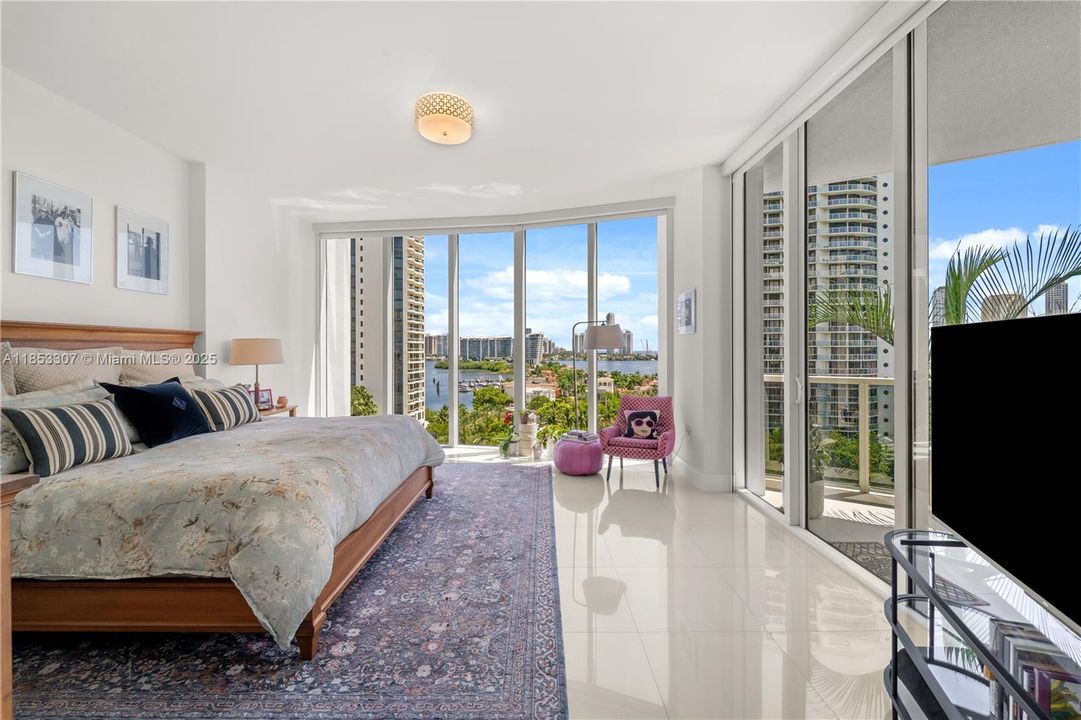 Active With Contract: $10,500 (3 beds, 3 baths, 2608 Square Feet)