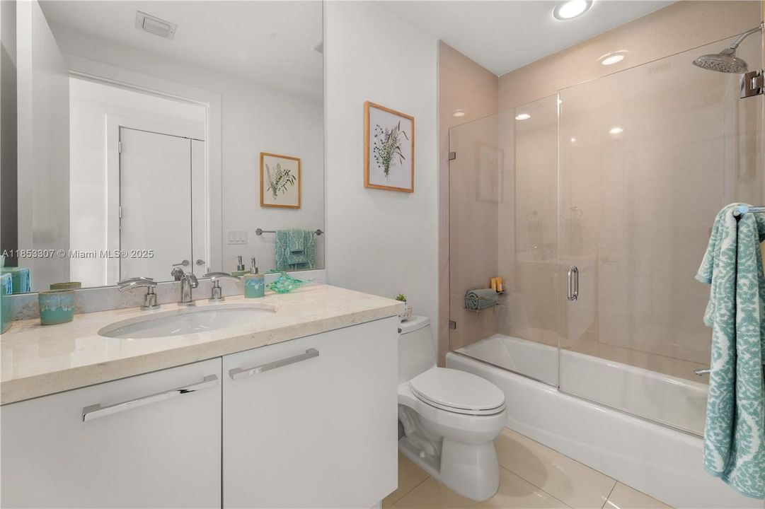 Active With Contract: $10,500 (3 beds, 3 baths, 2608 Square Feet)