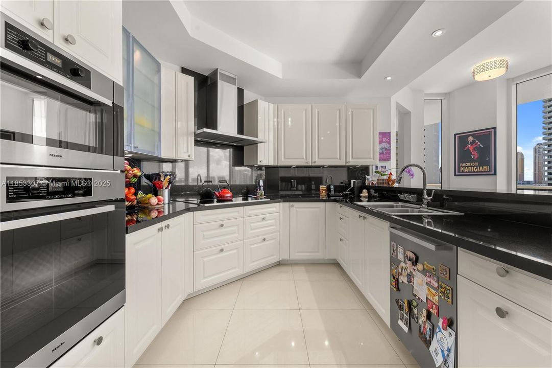 Active With Contract: $10,500 (3 beds, 3 baths, 2608 Square Feet)