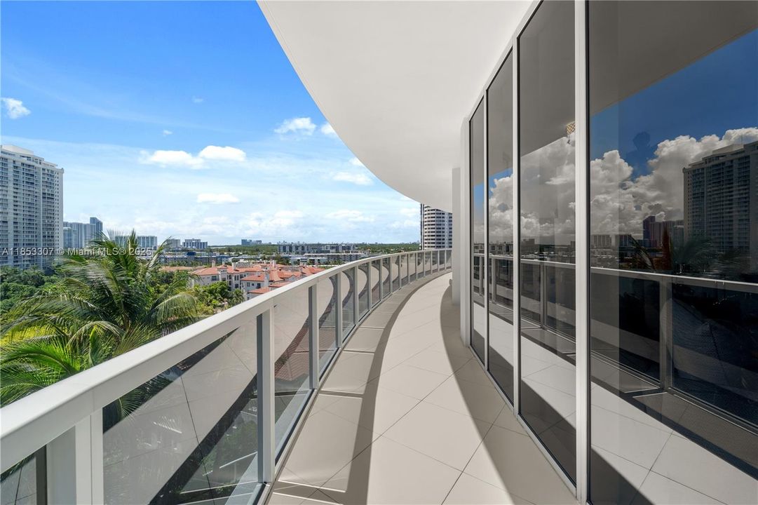 Active With Contract: $10,500 (3 beds, 3 baths, 2608 Square Feet)