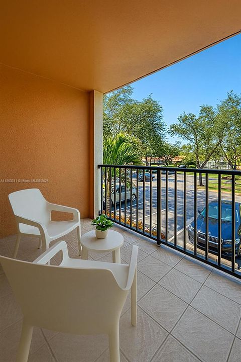 Recently Rented: $1,800 (2 beds, 2 baths, 1042 Square Feet)