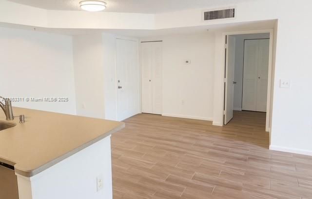 Recently Rented: $1,800 (2 beds, 2 baths, 1042 Square Feet)