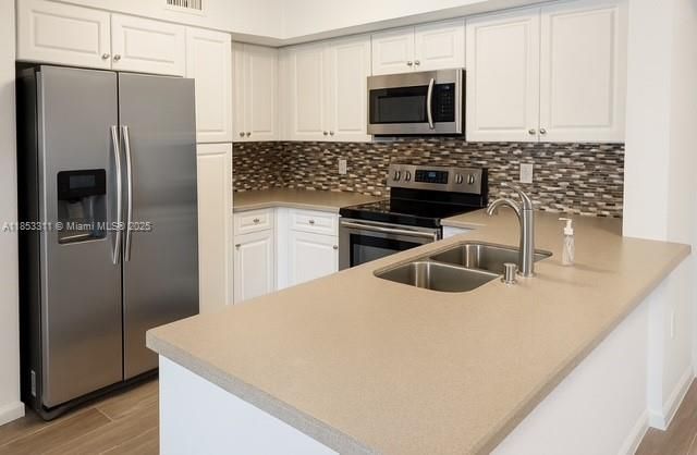 Recently Rented: $1,800 (2 beds, 2 baths, 1042 Square Feet)