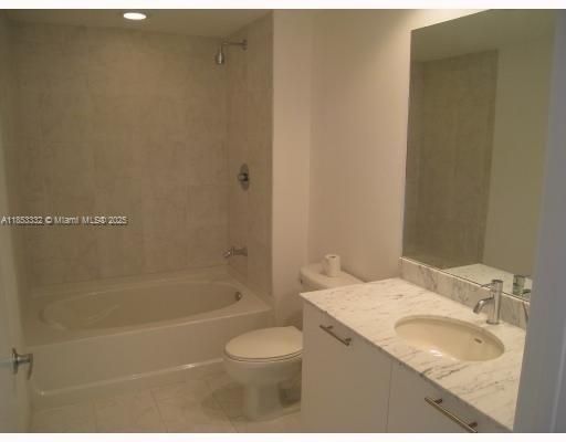 For Sale: $550,000 (1 beds, 1 baths, 774 Square Feet)