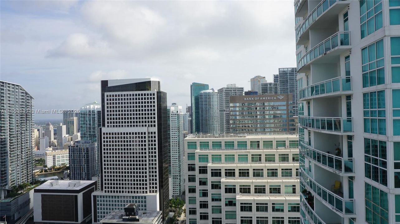 For Sale: $550,000 (1 beds, 1 baths, 774 Square Feet)