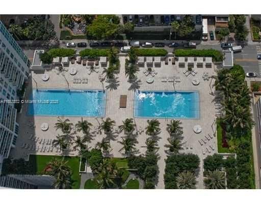 For Sale: $550,000 (1 beds, 1 baths, 774 Square Feet)