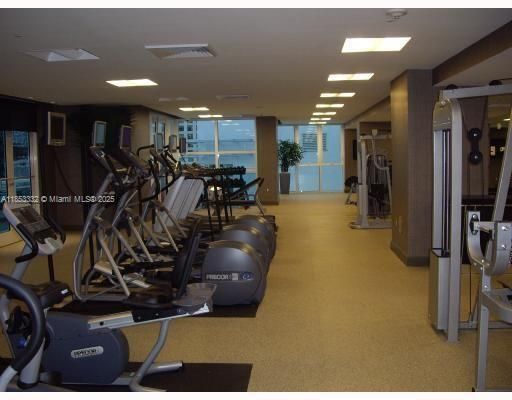 For Sale: $550,000 (1 beds, 1 baths, 774 Square Feet)