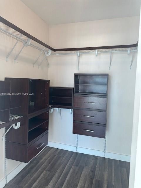 For Sale: $550,000 (1 beds, 1 baths, 774 Square Feet)
