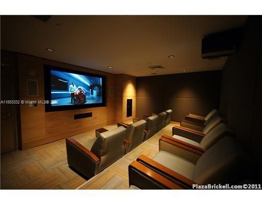 For Sale: $550,000 (1 beds, 1 baths, 774 Square Feet)