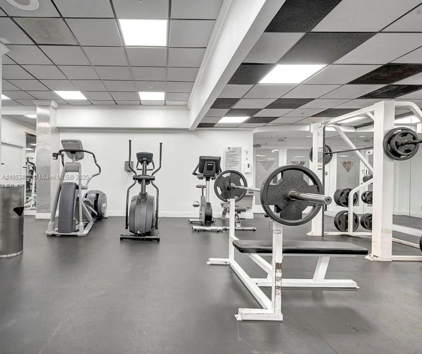 待售: $410,000 (1 贝兹, 1 浴室, 890 平方英尺)