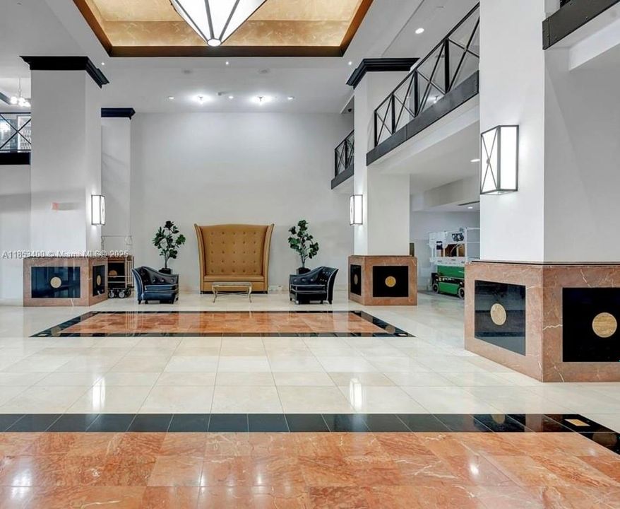 待售: $410,000 (1 贝兹, 1 浴室, 890 平方英尺)