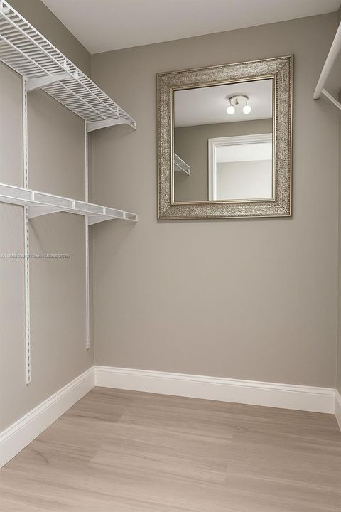 待售: $410,000 (1 贝兹, 1 浴室, 890 平方英尺)