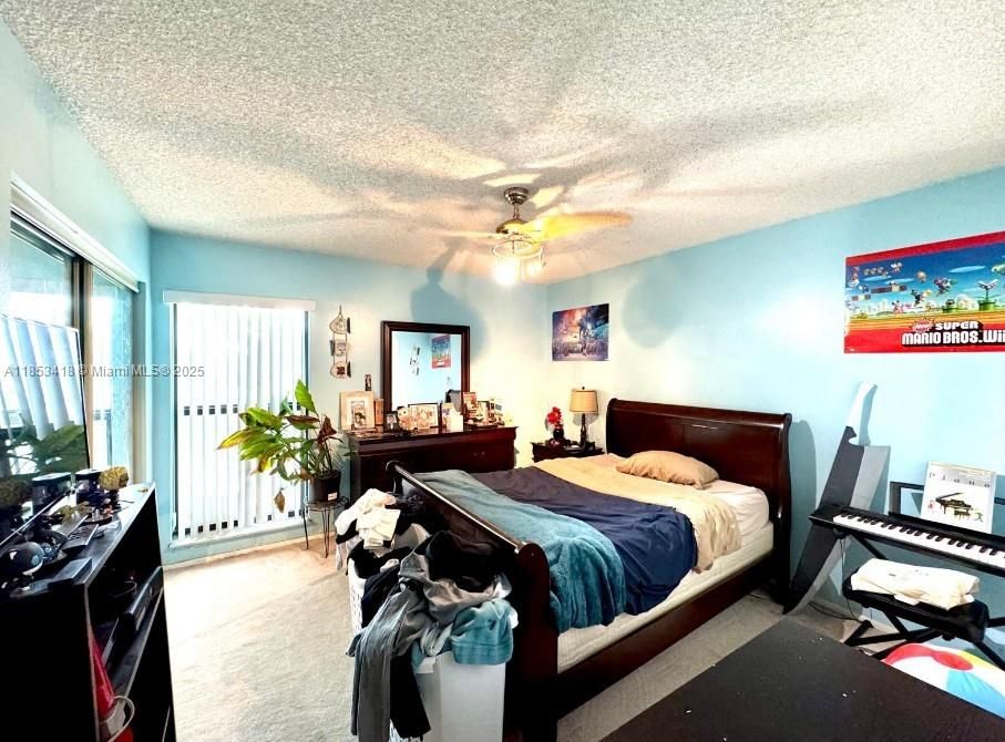 For Sale: $299,900 (2 beds, 2 baths, 1214 Square Feet)