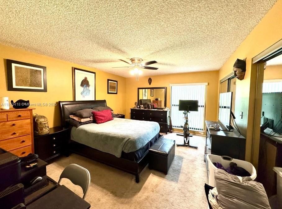 For Sale: $299,900 (2 beds, 2 baths, 1214 Square Feet)