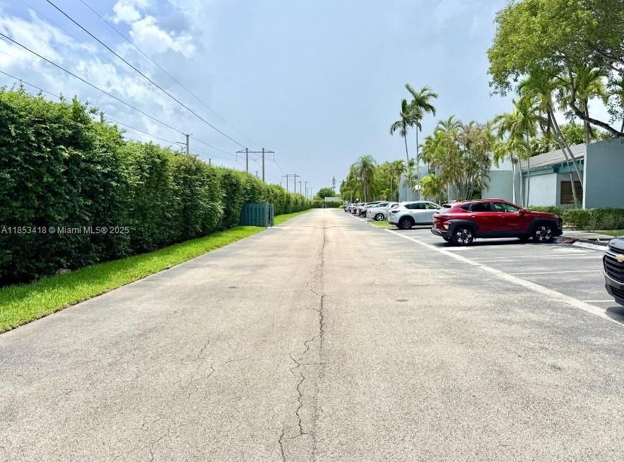 For Sale: $299,900 (2 beds, 2 baths, 1214 Square Feet)