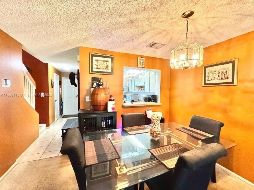 For Sale: $299,900 (2 beds, 2 baths, 1214 Square Feet)