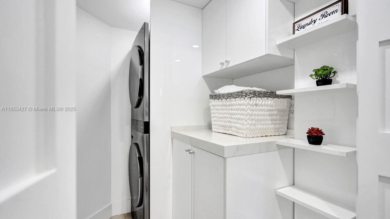 待售: $2,099,000 (3 贝兹, 2 浴室, 1980 平方英尺)