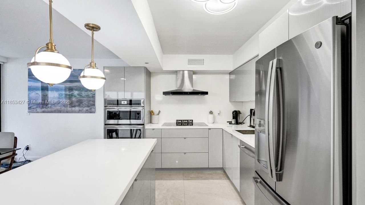 待售: $2,099,000 (3 贝兹, 2 浴室, 1980 平方英尺)