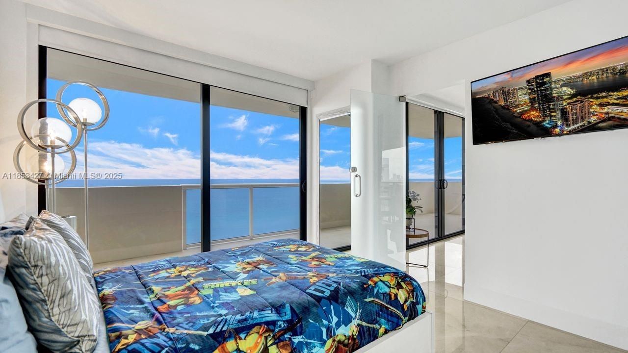 待售: $2,099,000 (3 贝兹, 2 浴室, 1980 平方英尺)