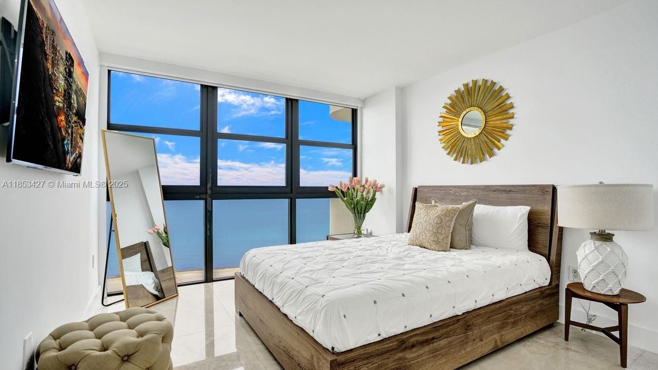 待售: $2,099,000 (3 贝兹, 2 浴室, 1980 平方英尺)