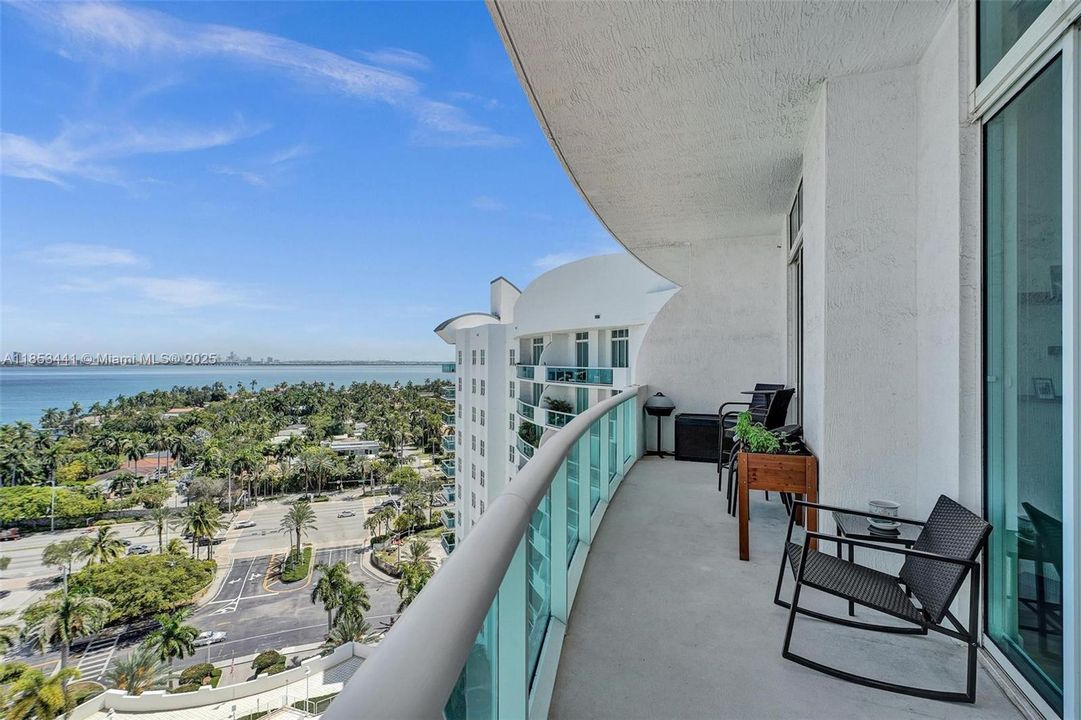 Недавно продано: $675,000 (2 спален, 2 ванн, 1251 Квадратных фут)