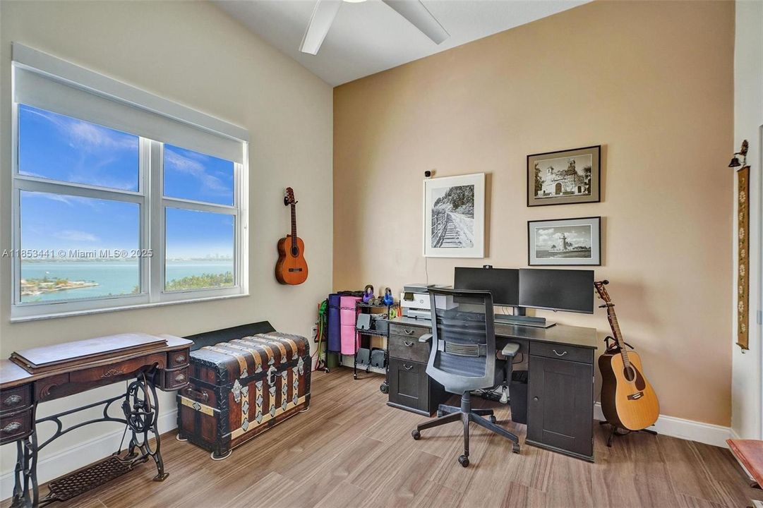 Недавно продано: $675,000 (2 спален, 2 ванн, 1251 Квадратных фут)