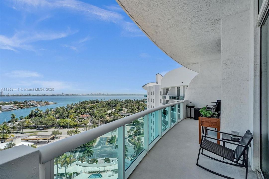 Недавно продано: $675,000 (2 спален, 2 ванн, 1251 Квадратных фут)