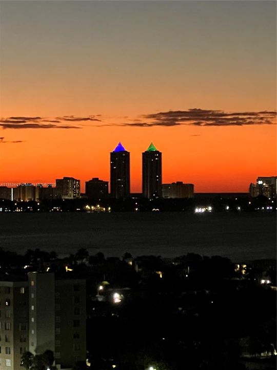 Недавно продано: $675,000 (2 спален, 2 ванн, 1251 Квадратных фут)